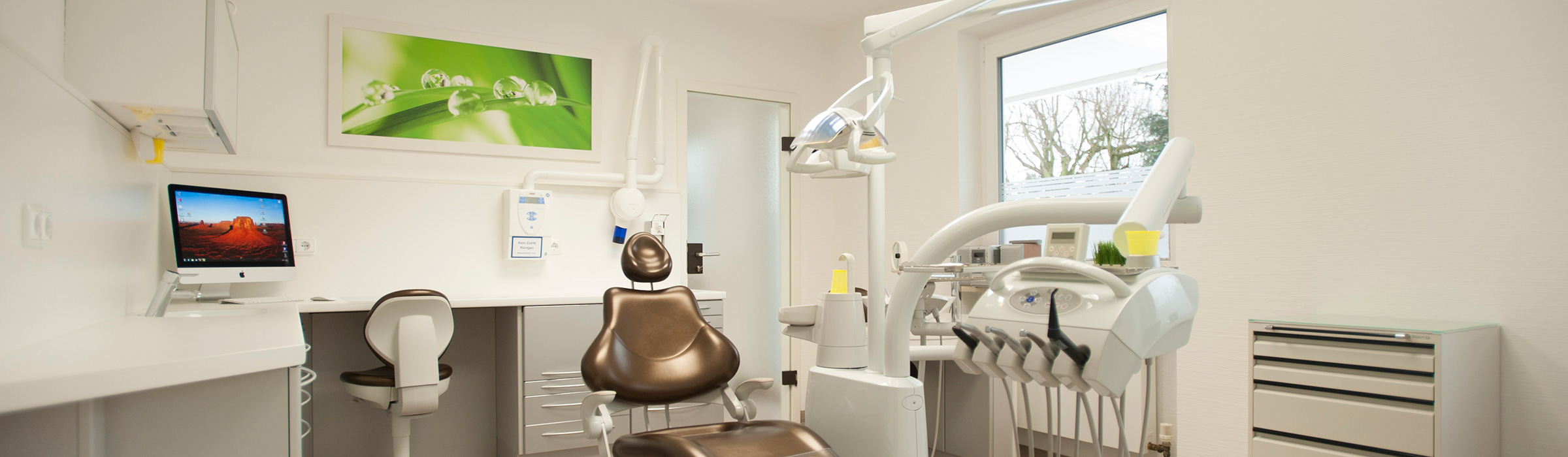 Behandlungszimmer in der Zahnarztpraxis Dr. Alexander Kroyer in München-Pasing
